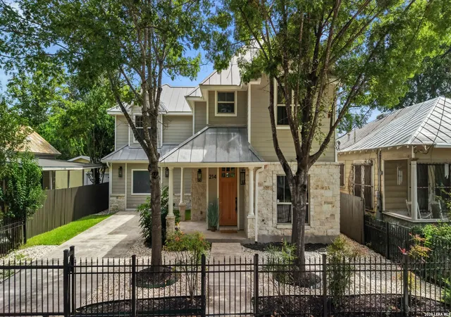 2nd image of 214 Vance St, San Antonio, TX 78210 | MLS# 2001039
