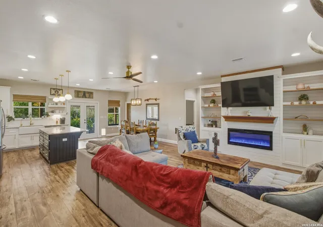 4th image of 124 Creekwood, Bandera, TX 78003 | MLS# 2001063