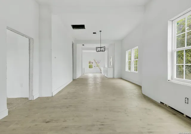 Photo 3 of Single family home for sale at 554 Essex St, San Antonio, TX 78210 | MLS# 2001066 | Listing updated on 2026-09-21