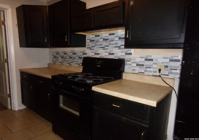 Photo 4 of Single family home for sale at 118 Ebbtide Dr, San Antonio, TX 78227 | MLS# 2001068 | Listing updated on 2026-08-16
