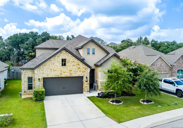 Photo 1 of Single family home for sale at 8946 Whimsey Rdg, Fair Oaks Ranch, TX 78015 | MLS# 2001071 | Listing updated on 2026-09-07