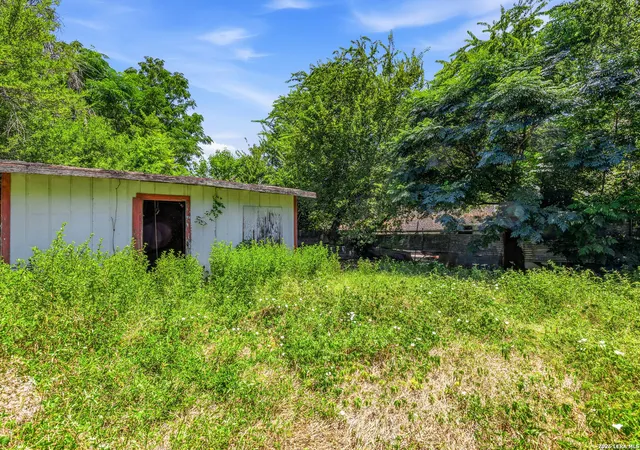13th image of 808 S Trinity, San Antonio, TX 78207 | MLS# 2001075
