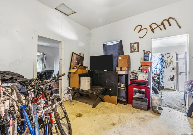 4th image of 808 S Trinity, San Antonio, TX 78207 | MLS# 2001075