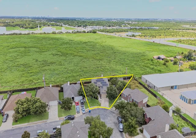 Photo 2 of Sale Pending at 1319 Jordan Xing, San Antonio, TX 78221 | MLS# 2001098 | Listing updated on 2026-07-29