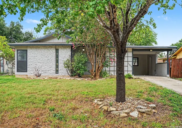 Photo 1 of Single family home for sale at 3606 Versailles Dr, San Antonio, TX 78219 | MLS# 2001101 | Listing updated on 2026-08-16