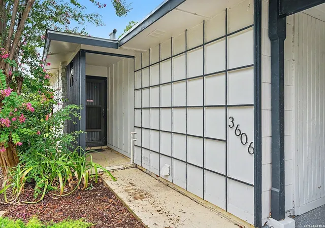 Photo 3 of Single family home for sale at 3606 Versailles Dr, San Antonio, TX 78219 | MLS# 2001101 | Listing updated on 2026-08-16