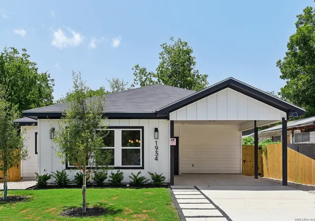 Photo 1 of Single family home for sale at 1934 Lamar St, San Antonio, TX 78202 | MLS# 2001105 | Listing updated on 2026-09-06