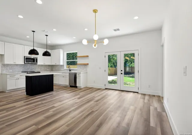 Photo 3 of Single family home for sale at 1934 Lamar St, San Antonio, TX 78202 | MLS# 2001105 | Listing updated on 2026-09-06
