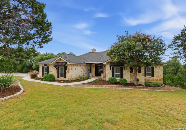 Photo 3 of Sale Pending at 1821 Split Mtn, Canyon Lake, TX 78133 | MLS# 2001114 | Listing updated on 2026-08-07