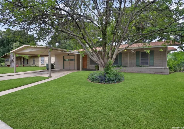 Photo 1 of Single family home for sale at 423 Craigmont Ln, San Antonio, TX 78213 | MLS# 2001135 | Listing updated on 2026-07-28