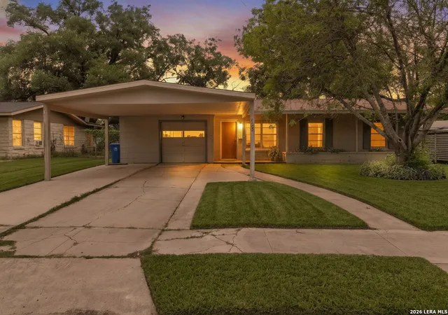 Photo 2 of Single family home for sale at 423 Craigmont Ln, San Antonio, TX 78213 | MLS# 2001135 | Listing updated on 2026-07-28