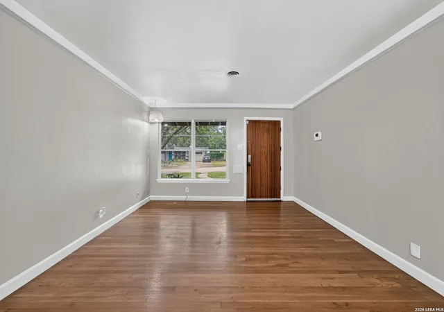 Photo 4 of Single family home for sale at 423 Craigmont Ln, San Antonio, TX 78213 | MLS# 2001135 | Listing updated on 2026-07-28