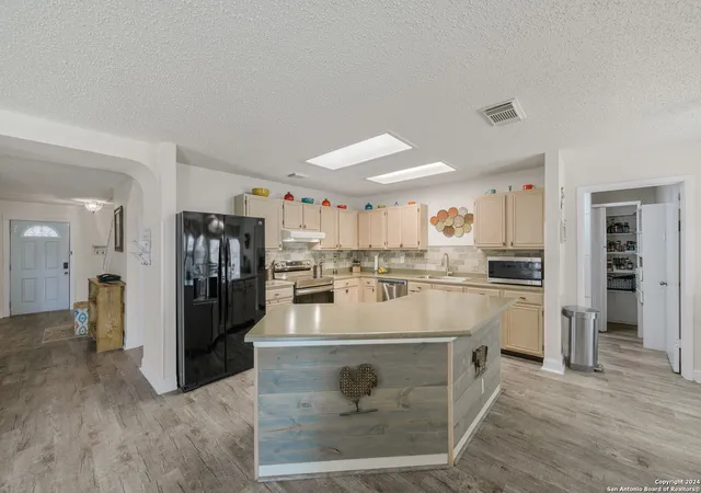 Photo 3 of Single family home for sale at 3402 Rosetti Dr, San Antonio, TX 78247 | MLS# 2001138 | Listing updated on 2026-09-15