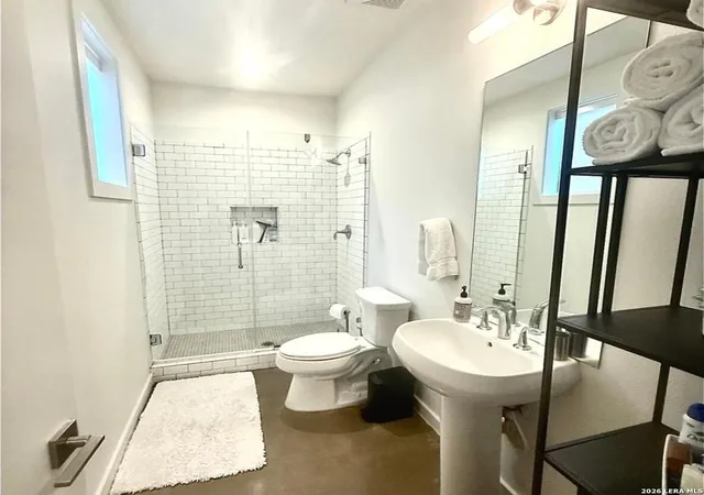 2nd image of 1154 E Euclid Ave, San Antonio, TX 78212