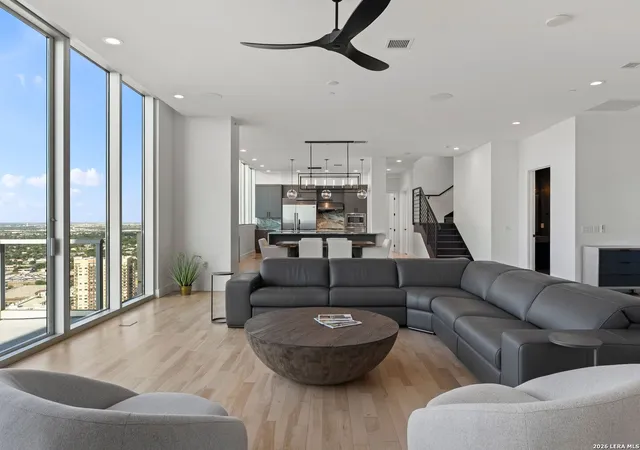 Photo 4 of Condo for sale at 610 E Market #UNIT 3304, San Antonio, TX 78205 | MLS# 2001199 | Listing updated on 2026-09-17