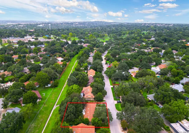 Photo 3 of Single family home for sale at 413 Golfcrest, Windcrest, TX 78239 | MLS# 2001213 | Listing updated on 2026-09-03