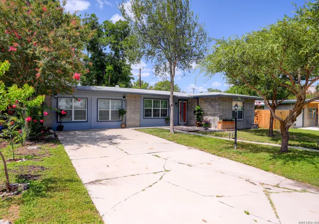 Photo 3 of Single family home for sale at 651 Shadywood, San Antonio, TX 78216 | MLS# 2001221 | Listing updated on 2026-09-22