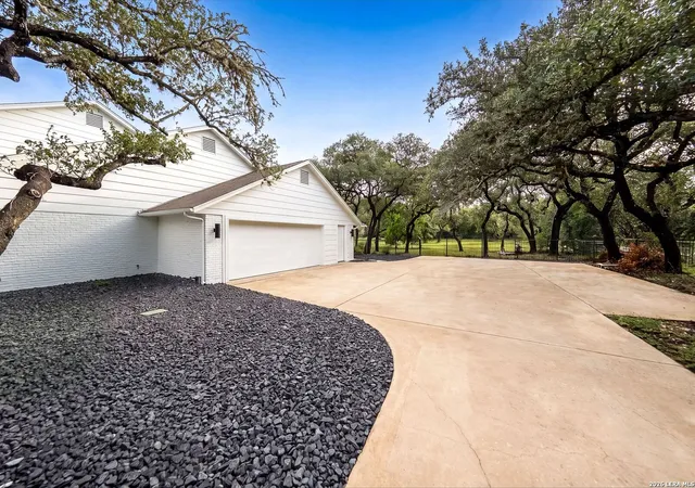 2nd image of 412 Cliffside Dr, Shavano Park, TX 78231 | MLS# 2001255