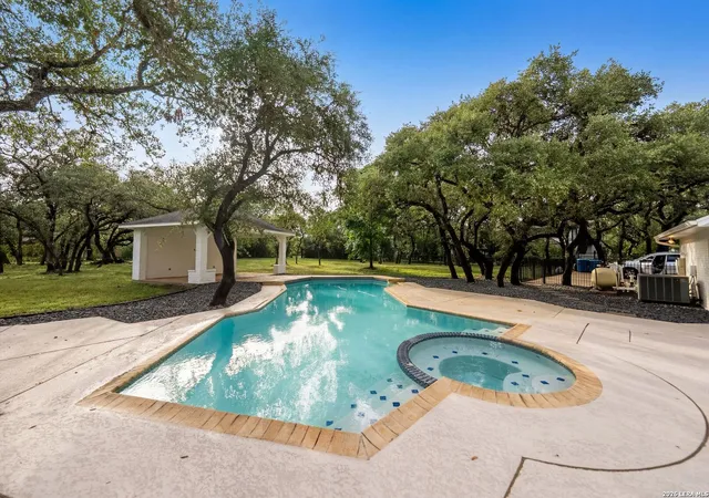 4th image of 412 Cliffside Dr, Shavano Park, TX 78231 | MLS# 2001255