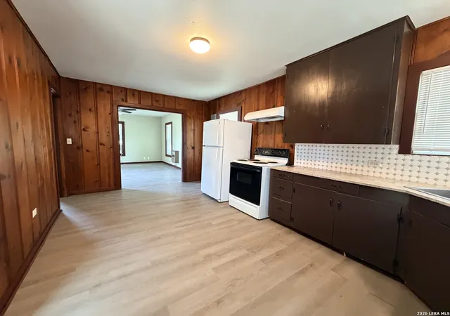 13th image of 1404 N Main St, Pleasanton, TX 78064 | MLS# 2001300