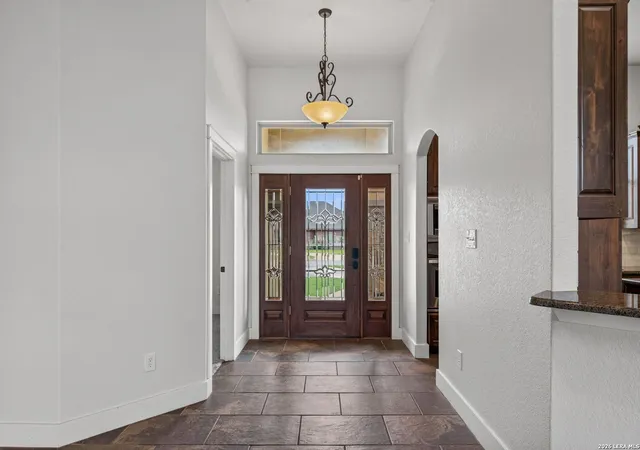Photo 3 of Sale Pending at 1633 Camden Ln, Pleasanton, TX 78064 | MLS# 2001302 | Listing updated on 2026-07-30