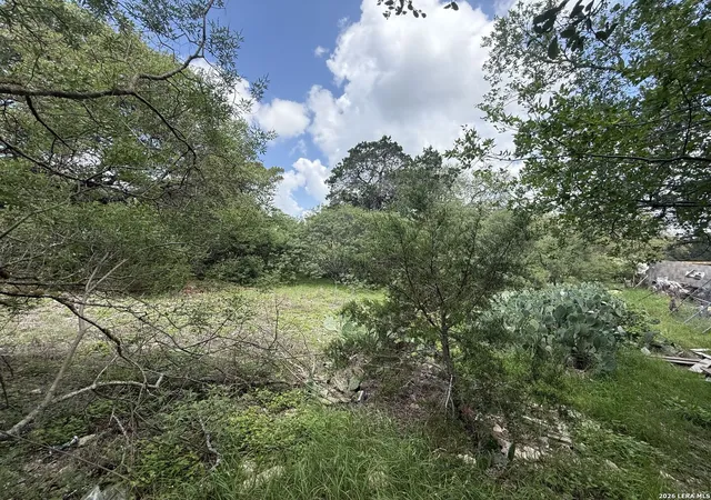 2nd image of 148 Legion Dr, Lakehills, TX 78063 | MLS# 2001320