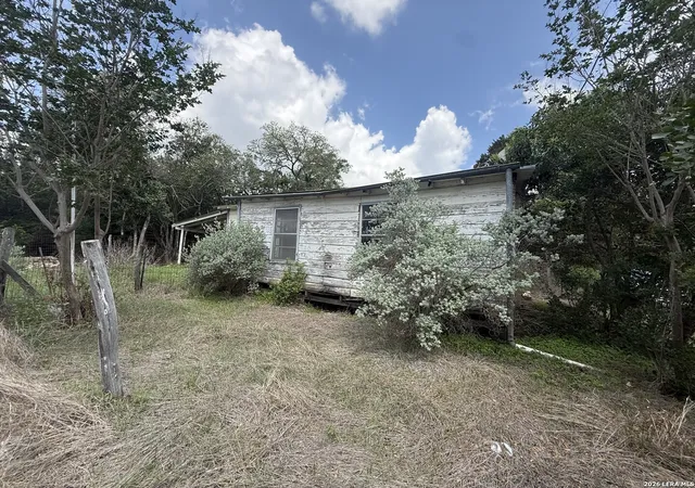 4th image of 148 Legion Dr, Lakehills, TX 78063 | MLS# 2001320