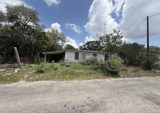 5th image of 148 Legion Dr, Lakehills, TX 78063 | MLS# 2001320
