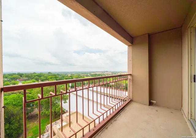 Photo 4 of Condo for sale at 1 Towers Park Lane #702, San Antonio, TX 78209 | MLS# 2001337 | Listing updated on 2026-08-27