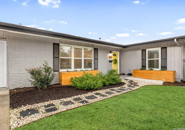 Photo 3 of Sale Pending at 359 Rexford Dr, San Antonio, TX 78216 | MLS# 2001342 | Listing updated on 2026-08-31