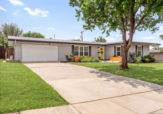 Photo 3 of Sale Pending at 359 Rexford Dr, San Antonio, TX 78216 | MLS# 2001342 | Listing updated on 2026-08-31