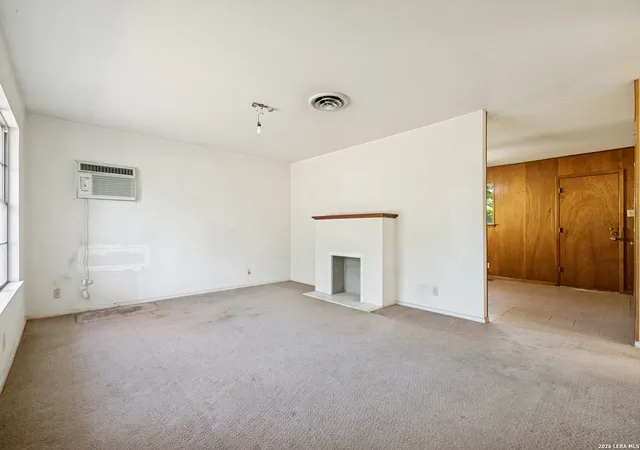 Photo 3 of Single family home for sale at 1207 Hammond Ave, San Antonio, TX 78210 | MLS# 2001345 | Listing updated on 2026-09-25
