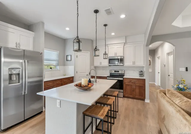 Photo 3 of Single family home for sale at 2298 Fuller Dr, Canyon Lake, TX 78133 | MLS# 2001360 | Listing updated on 2026-09-28
