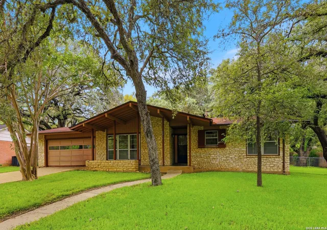 Photo 3 of Sale Pending at 2819 Hitching Post St, San Antonio, TX 78217 | MLS# 2001366 | Listing updated on 2026-09-09
