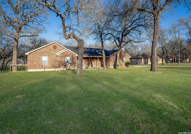 Photo 3 of Single family home for sale at 521 Jacobs Ln, La Vernia, TX 78121 | MLS# 2001367 | Listing updated on 2026-08-23