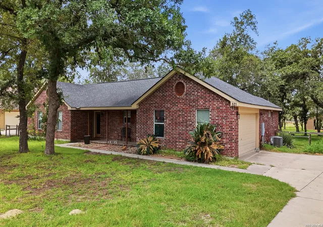 Photo 4 of Single family home for sale at 521 Jacobs Ln, La Vernia, TX 78121 | MLS# 2001367 | Listing updated on 2026-08-23