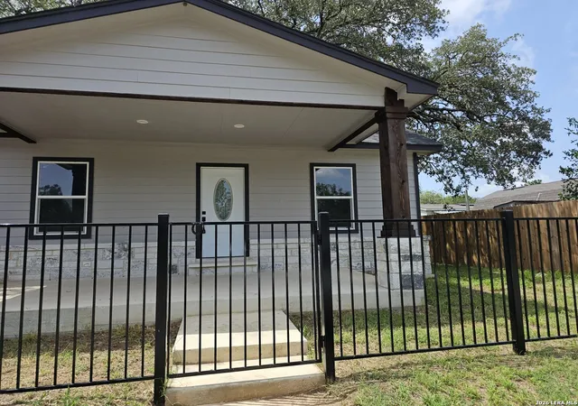 2nd image of 325 Ave B, Poteet, TX 78065 | MLS# 2001378