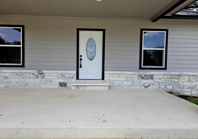 4th image of 325 Ave B, Poteet, TX 78065 | MLS# 2001378