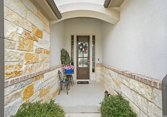 2nd image of 525 Concerto Ct, Spring Branch, TX 78070 | MLS# 2001414