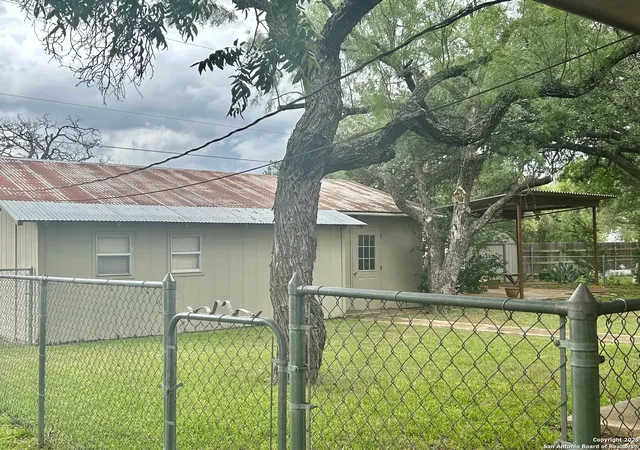 5th image of 204 Skylark Dr, Fredericksburg, TX 78624 | MLS# 2001422