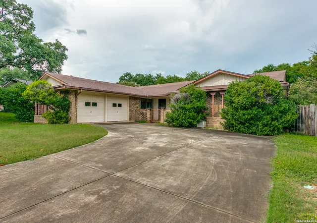 2nd image of 607 Amistad Blvd, Universal City, TX 78148 | MLS# 2001428
