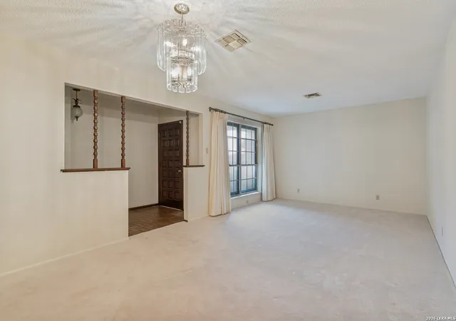 Photo 4 of Sale Pending at 607 Amistad Blvd, Universal City, TX 78148 | MLS# 2001428 | Listing updated on 2026-08-18