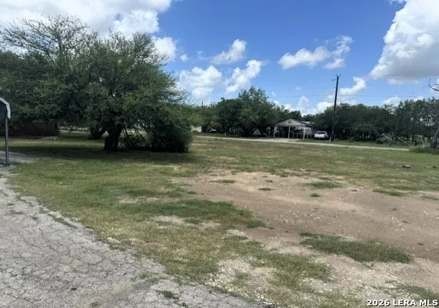 12th image of 165 County Road 6751, Devine, TX 78016 | MLS# 2001429