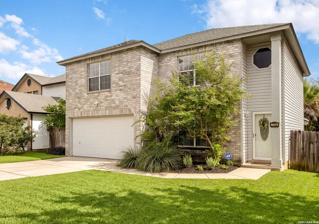 Photo 3 of Sale Pending at 7730 Oakstone Pl, San Antonio, TX 78251 | MLS# 2001437 | Listing updated on 2026-08-06