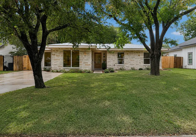 2nd image of 535 Brightwood Pl, San Antonio, TX 78209 | MLS# 2001440