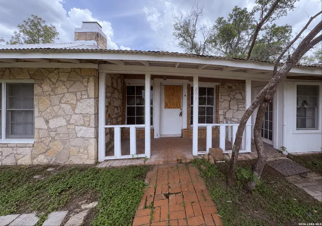 2nd image of 897 Zig Zag Ave, Devine, TX 78016 | MLS# 2001443