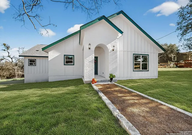 3rd image of 514 Contour, Spring Branch, TX 78070 | MLS# 2001450