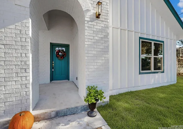 4th image of 514 Contour, Spring Branch, TX 78070 | MLS# 2001450