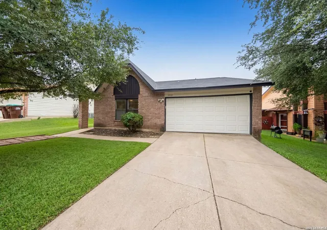 Photo 3 of Single family home for sale at 9919 Fortune Ridge Dr, Converse, TX 78109 | MLS# 2001479 | Listing updated on 2026-09-20