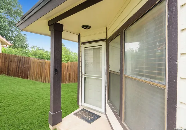 Photo 4 of Single family home for sale at 9919 Fortune Ridge Dr, Converse, TX 78109 | MLS# 2001479 | Listing updated on 2026-09-20